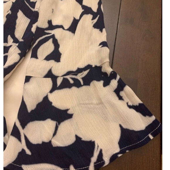 Xhilaration Floral Navy and White - Picture 9 of 9